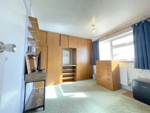 Pyefleet Close- click for photo gallery